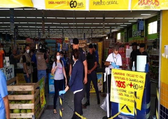 Prefeitura autua mercados por infringirem regras de atendimento ao público