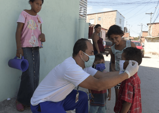 Prefeitura informa distribuição de kits com máscaras em comunidades do Presidente Dutra e do Pimentas