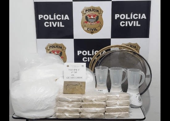 Polícia Civil de Guarulhos descobre refinaria de drogas em Arujá