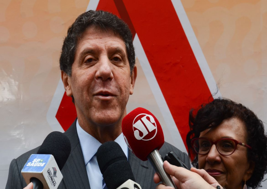 David Uip se afasta de centro de combate ao covid de São Paulo