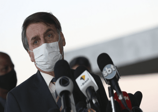 Bolsonaro quer cloroquina para pacientes com sintomas leves