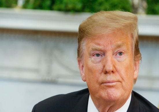 Trump anuncia suspensão temporária de vistos