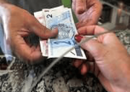 Bolsonaro sanciona lei do salário-mínimo 2020