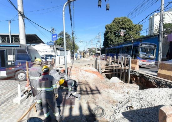Trecho em obras na avenida Otávio Braga de Mesquita no Taboão deve ser evitado