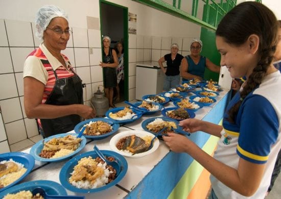 Municípios são suspeitos de desviar R$ 29 MILHÕES em verbas da educação