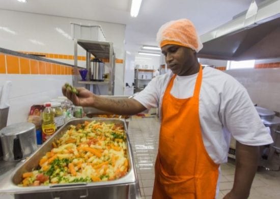 Restaurante Bom Prato estadual muda horário de atendimento nos fins de semana