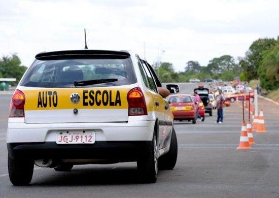 Detran autoriza retomada das aulas teóricas presenciais em SP