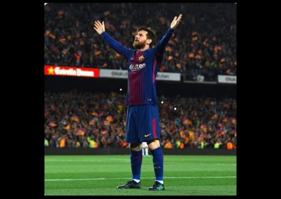Messi anuncia permanência no Barcelona