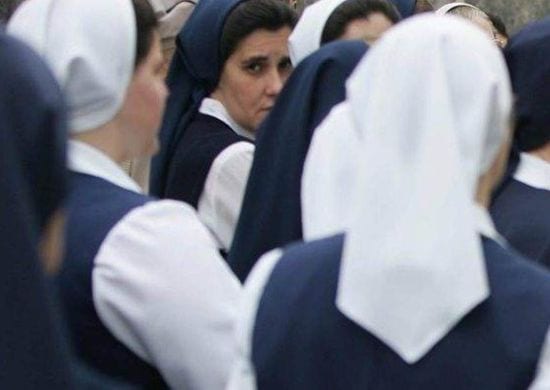 Freiras podem ser proibidas de usar véu na foto da CNH? Questão será decidida pela Justiça Federal