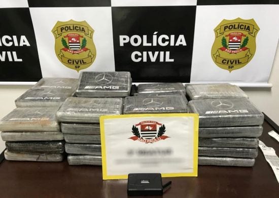 Deatur prende trio que tentou despachar 67 kg de cocaína em Guarulhos
