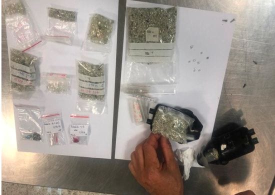 PF apreende quase 1 kg de diamantes no Aeroporto de Guarulhos