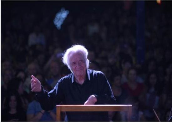 Orquestra Gru Sinfônica e maestro João Carlos Martins apresentam espetáculo em homenagem a Guarulhos