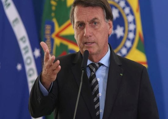 Bolsonaro pede união a governadores na luta contra a covid-19