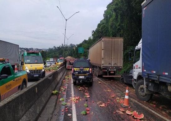 Acidente deixa um morto na rodovia Fernão Dias nesta quarta(17)