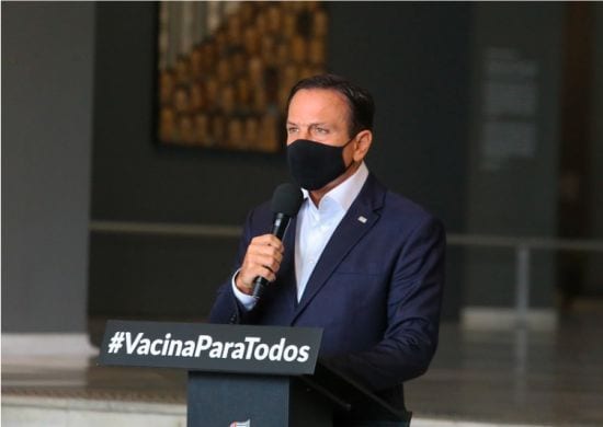 Doria anuncia bolsa-auxílio com ajuda de até R$ 450 para 100 mil pessoas