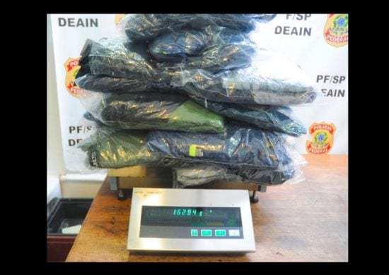 PF apreende jaquetas recheadas de cocaína no Aeroporto de Guarulhos