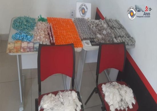 Casal é preso com drogas, munições e dinheiro no bairro Anita Garibaldi em Guarulhos