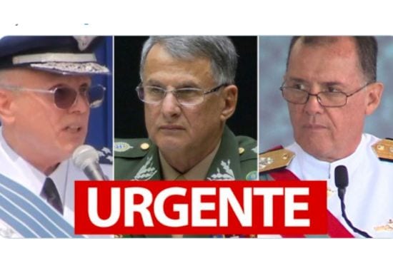 Comandantes das três Forças Armadas saem do Ministério da Defesa