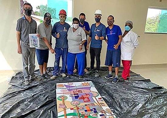 Por meio da arte, professor do ENIAC promove socialização  de assistidos pela Casa de David
