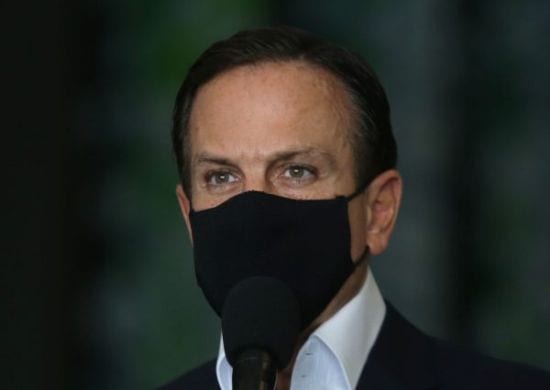 Após decretar fechamento do comércio, Doria anuncia avanço de 0,4% do PIB em SP