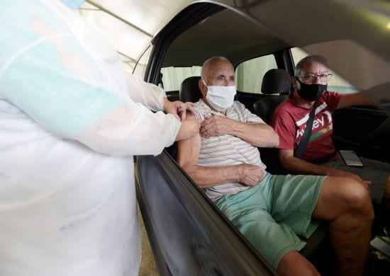 Guarulhos recebe quase 30 mil doses de vacinas nesta terça-feira(23)
