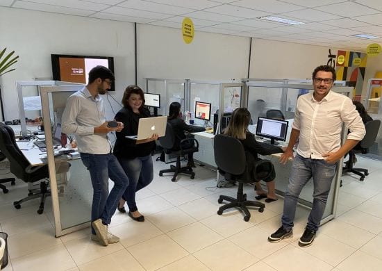 Agência de Guarulhos cria 1ª tecnologia para CRM e ERP por comando de voz do Brasil, integrada à Alexa