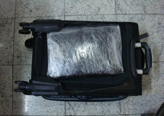 PF prende 2 pessoas por tráfico de drogas no aeroporto de Guarulhos