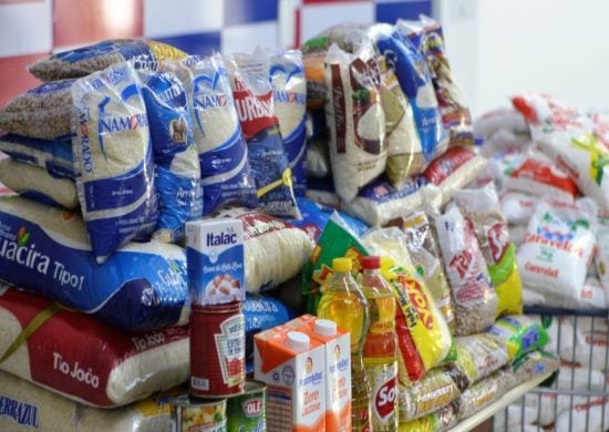 Governo de SP entregará cartão no valor de R$100 para compra de alimentos