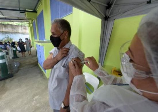 Guarulhos estende vacinação contra a covid-19 a mais dois grupos