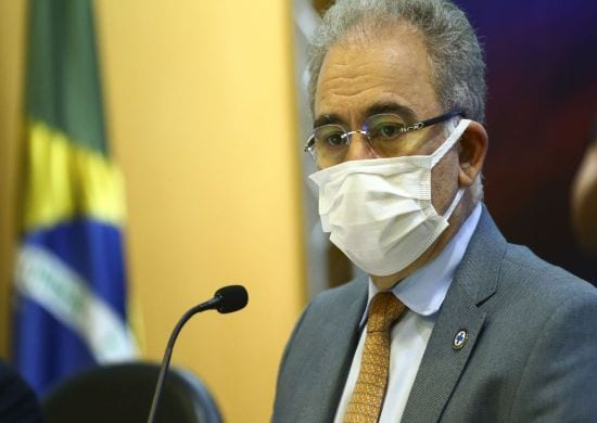 Ministro da Saúde anuncia chegada de avião com 1,5 milhão doses de vacina nesta terça(22)