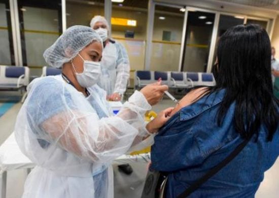 Prefeitura de Guarulhos vacina trabalhadores do aeroporto nesta quinta-feira