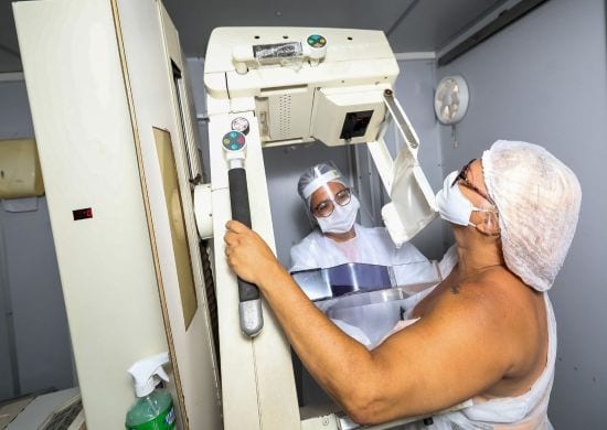 Femama alerta sobre mamografias após vacina contra covid-19