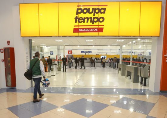 Poupatempo atende interessados em se matricular na rede pública estadual de ensino