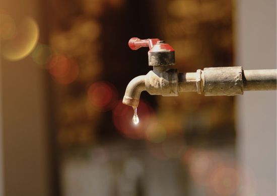 Em Guarulhos, mais de 100 bairros ficam sem água nesta segunda após furto de cabos e falta de energia