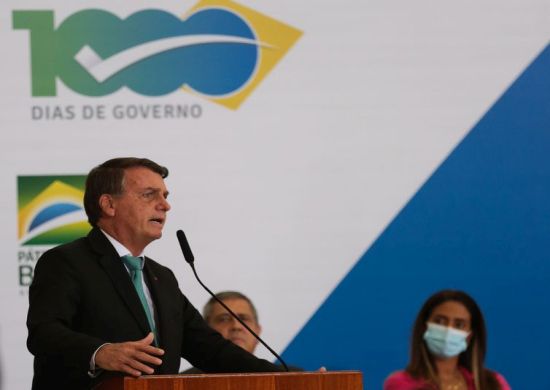 Caixa oferece empréstimos de R$ 300 a R$ 1 mil pelo celular
