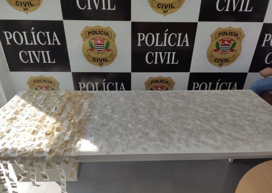 Polícia Civil detém dois homens e apreende mais de mil porções de cocaína em Guarulhos