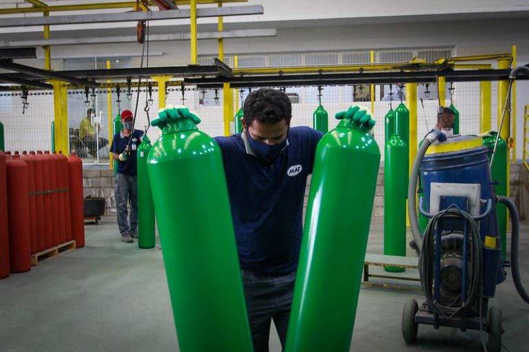 Nova lei dispensa licitação para compra de insumos, bens e serviços contra Covid-19
