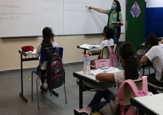 Prefeitura de São Paulo libera distanciamento mínimo em escolas, cinemas e teatros