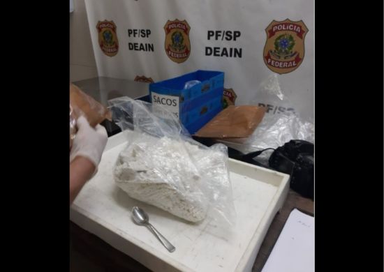 PF apreende droga oculta em forro de mochila no Aeroporto de Guarulhos