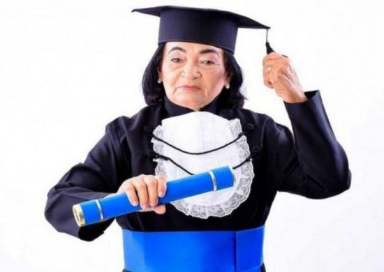 Idosa enfrenta preconceito e se forma em pedagogia aos 76 anos