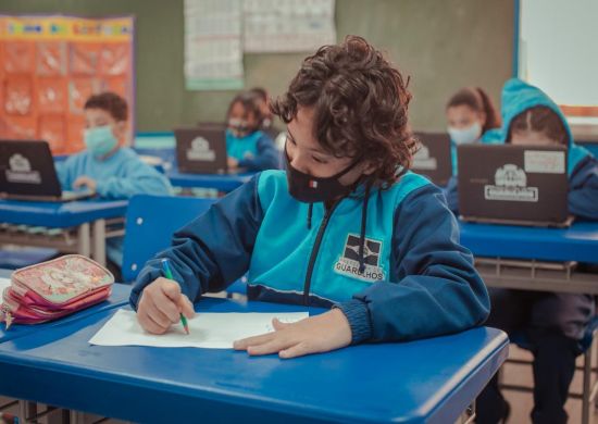Prefeitura de Guarulhos anuncia retorno obrigatório de aulas presenciais na rede municipal na segunda-feira