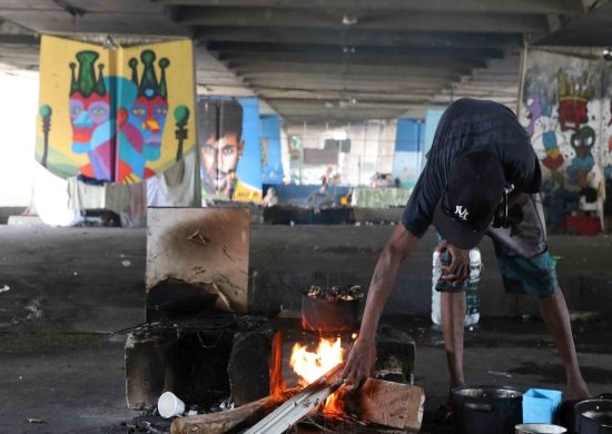 Justiça determina que Prefeitura de SP distribua cartões para refeições gratuitas