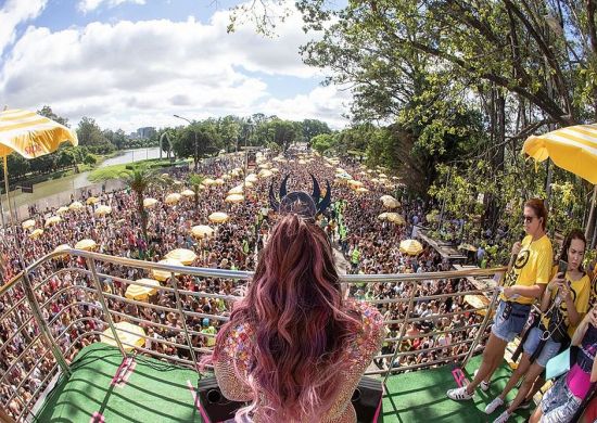 São Paulo cancela carnaval de rua e mantém desfiles no sambódromo
