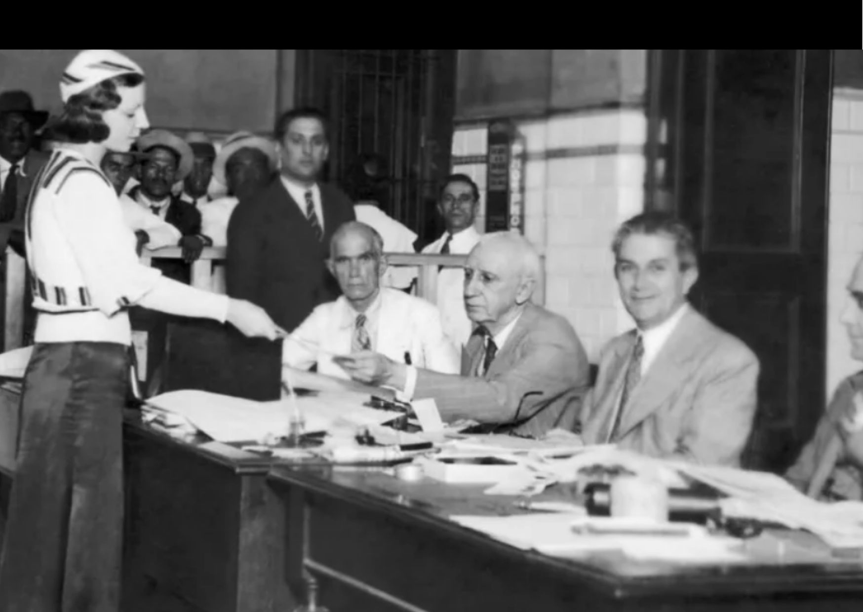 Senadoras comemoram 90 anos do voto feminino no Brasil