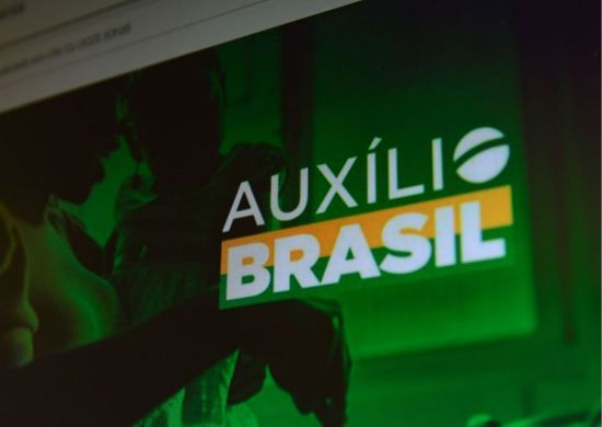 Caixa paga Auxílio Brasil a beneficiários com NIS final 7