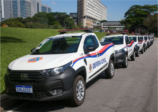 Governo do Estado de SP entrega 100 viaturas para Defesas Civis municipais