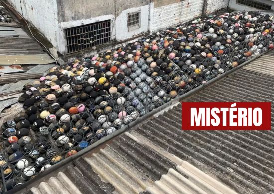 Polícia encontra milhares de capacetes escondidos em telhado de loja no Centro de SP