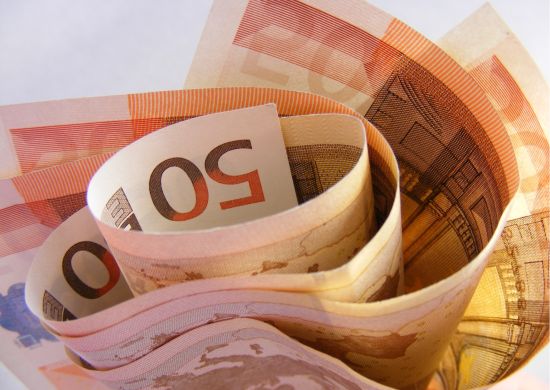 Trabalhadores nascidos em maio podem sacar até R$ 1 mil no FGTS
