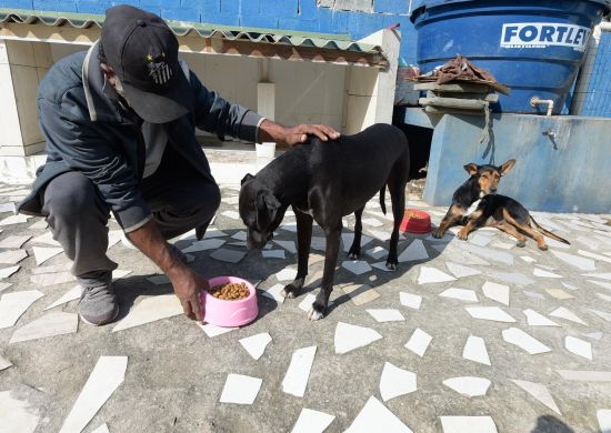 Acolhimento da Prefeitura recebe pessoas em situação de rua com seus pets