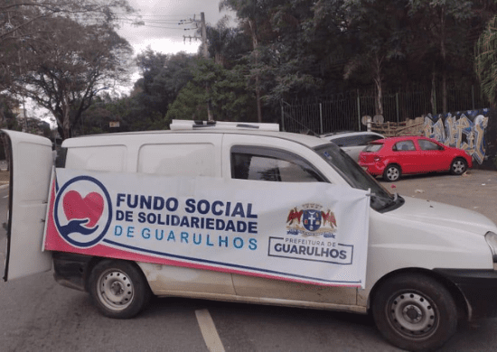 Evento de carros antigos arrecada uma tonelada de alimentos para o Fundo Social de Guarulhos